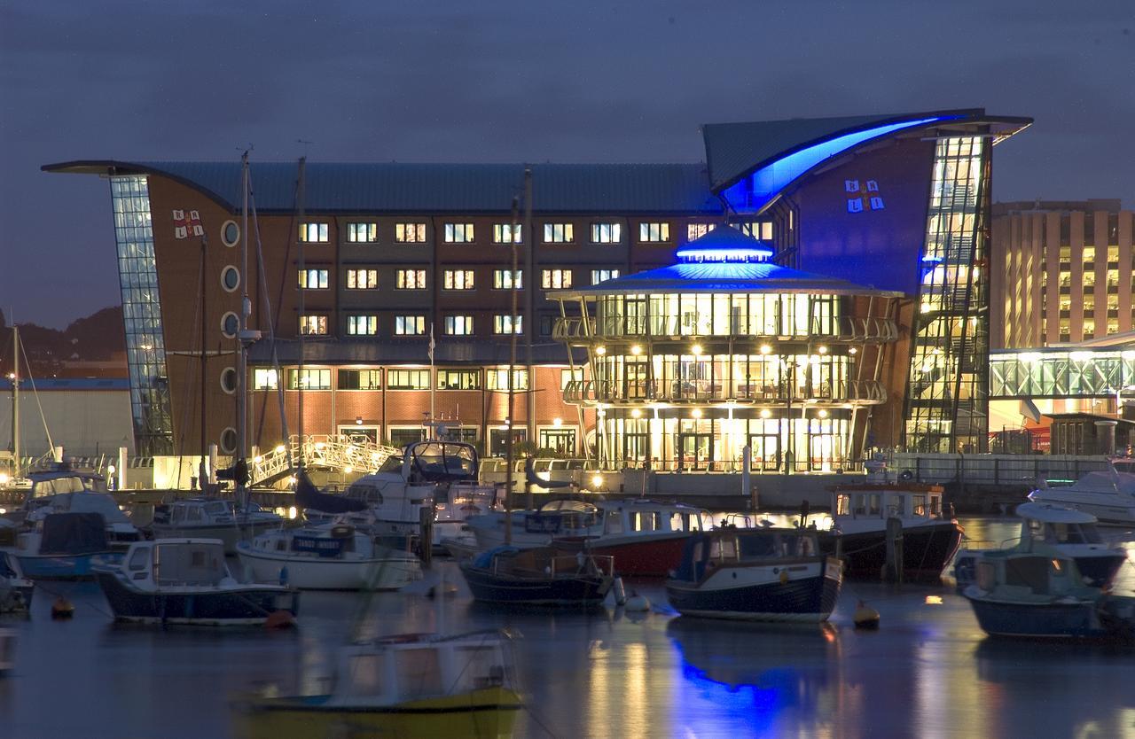 Отель Rnli College Пул Экстерьер фото